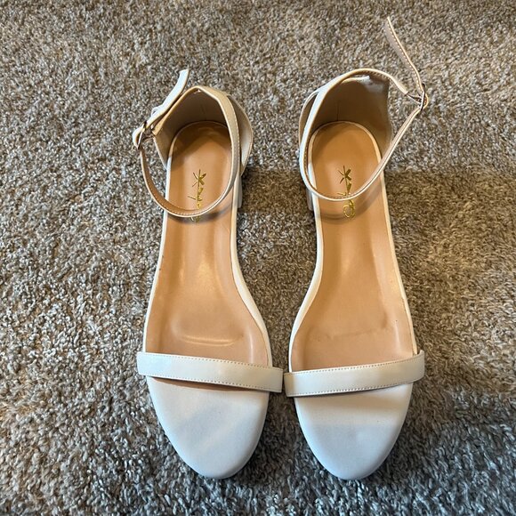 XYO White Heels Women's Size 12 - Picture 2 of 9